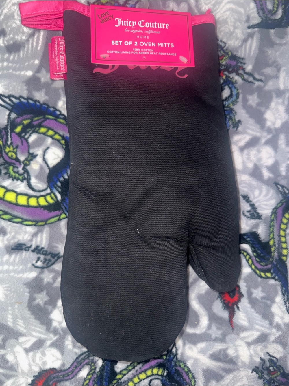 Juicy Couture Home Set of 2 Oven Mitts Black Pink Logo